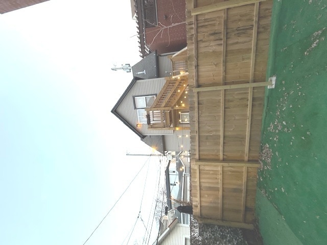 property at 2115 W Barry Ave