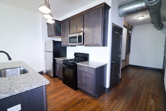 2611 Short Vine St in Cincinnati, OH - Foto de edificio - Building Photo