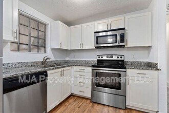 443 Dorothea Way in Salt Lake City, UT - Building Photo - Building Photo