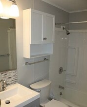 7906 Slayton Settlement Rd in Gasport, NY - Foto de edificio - Building Photo