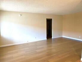 5444 Sepulveda Blvd in Los Angeles, CA - Building Photo