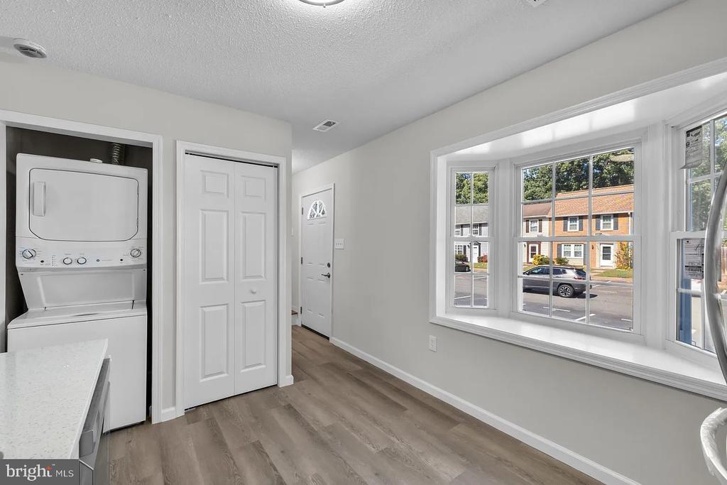 8529 Englewood Ct in Manassas Park, VA - Building Photo