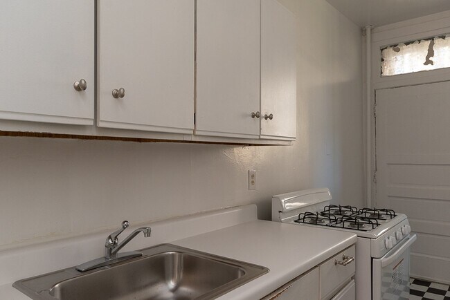832 W Waveland Ave in Chicago, IL - Building Photo - Building Photo