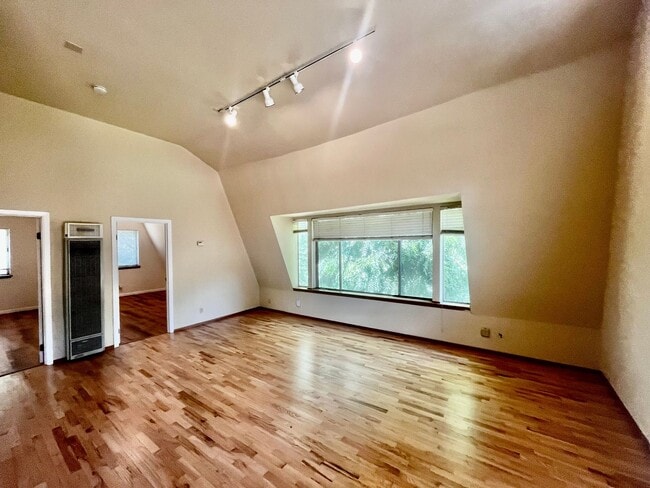 22860 Old Santa Cruz Highway in Los Gatos, CA - Building Photo - Building Photo