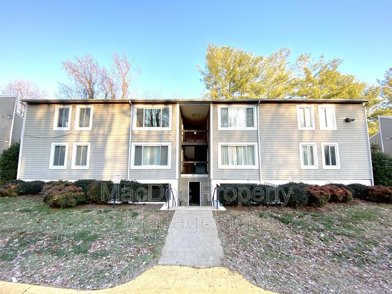 111 Berry St in Orange, VA - Foto de edificio