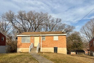 2826 Idlewild Blvd NE in Roanoke, VA - Building Photo