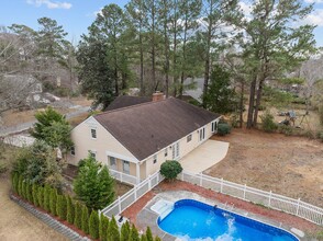 320 Embassy Cir in Wilmington, NC - Foto de edificio - Building Photo