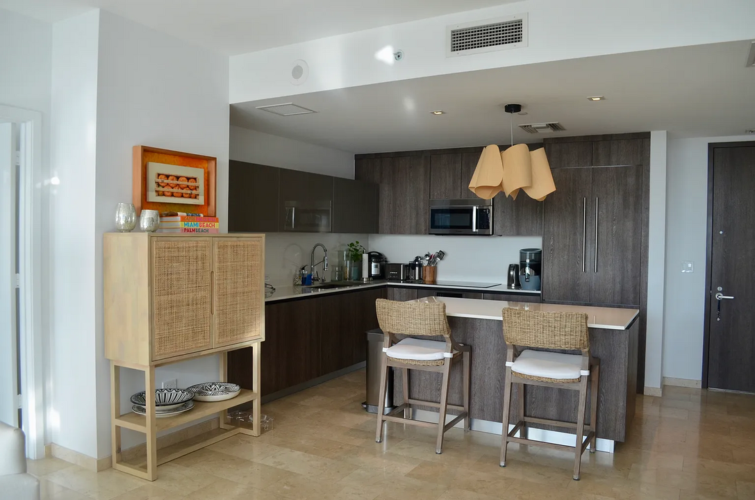 68 SE 6th St, Unit 2708 in Miami, FL - Building Photo