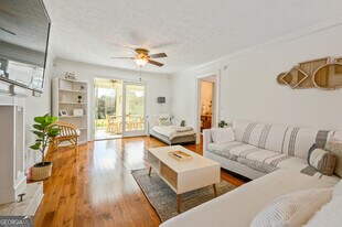 1223 Settlebench Ln in Kennesaw, GA - Building Photo