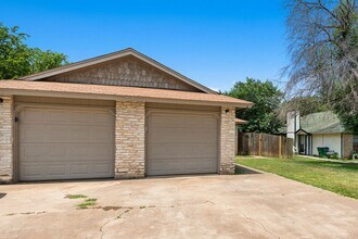 702 Misty Morning Way in Round Rock, TX - Foto de edificio - Building Photo