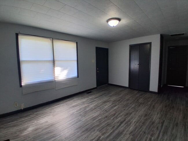 1112 Glenwood Dr in Danville, IL - Building Photo - Building Photo