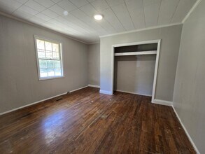 137 Marshall Cir in Greenwood, SC - Building Photo - Building Photo