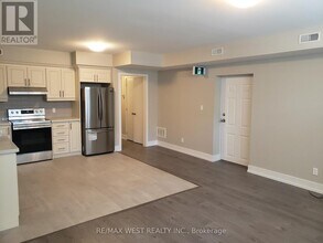 112 Algoma St in Toronto, ON - Building Photo - Building Photo