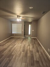 8616-8618 La Riviera Dr in Sacramento, CA - Building Photo - Building Photo