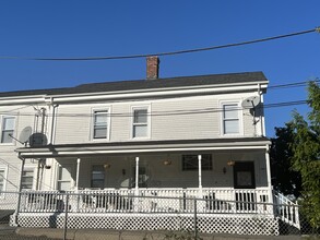 162 Broadway in Pawtucket, RI - Building Photo - Building Photo