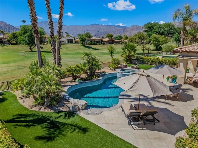 property at 78995 Vía Carmel