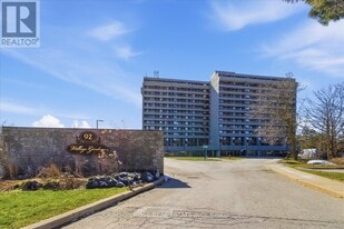 92 Church St S in Ajax, ON - Building Photo