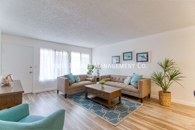 5500 Ackerfield Ave in Long Beach, CA - Building Photo - Building Photo