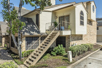 Plaza Place Condominiums in Houston, TX - Foto de edificio - Building Photo