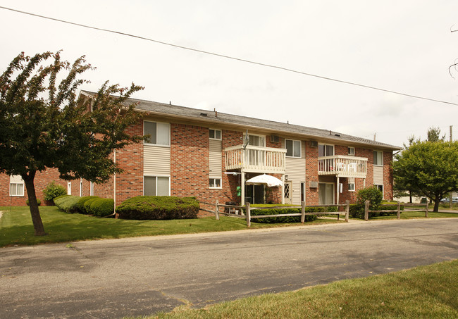 Village Place Apartments in Fowlerville, MI - Building Photo - Building Photo