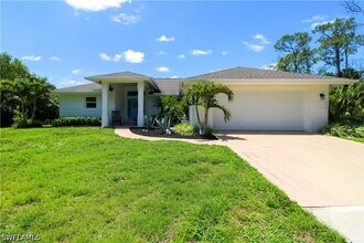 721 Logan Blvd S in Naples, FL - Building Photo - Building Photo