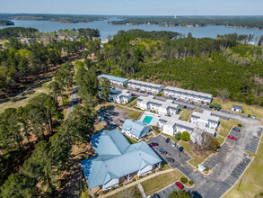 Country Club Townhomes in Milledgeville, GA - Foto de edificio - Building Photo