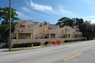 1115 S Ridgewood Ave in Daytona Beach, FL - Building Photo