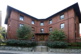 2852 Ontario Rd NW in Washington, DC - Building Photo