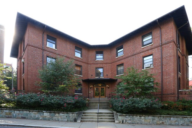 2852 Ontario Rd NW