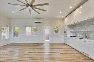 1515 Bluebonnet Ln in Austin, TX - Building Photo - Building Photo