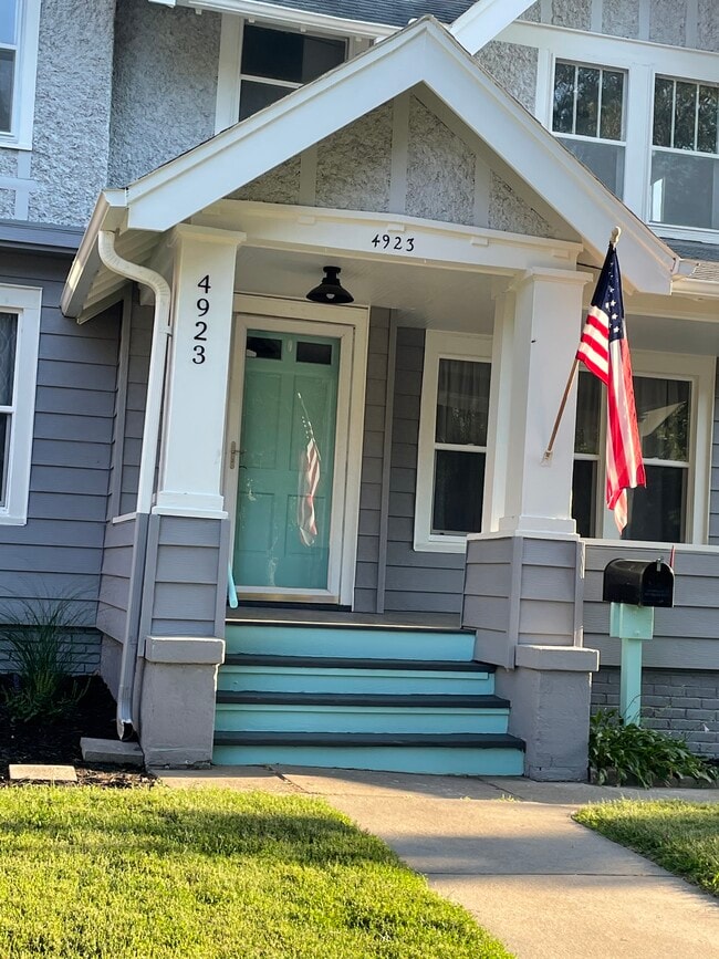 4923 Chicago St in Omaha, NE - Building Photo - Building Photo