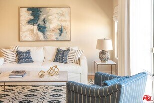 2101 Ocean Ave in Santa Monica, CA - Building Photo