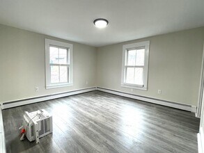26 Kenwood St, Unit 2 in Cambridge, MA - Building Photo - Building Photo