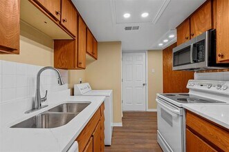 2825 N Story Rd in Irving, TX - Building Photo - Building Photo