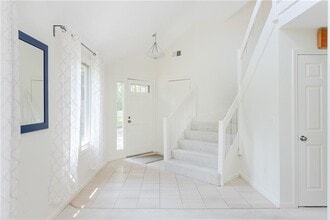 112 Harrison Ave in Newport, RI - Building Photo - Building Photo