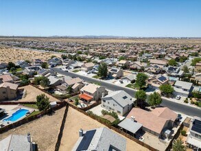 14383 Chamberlain Dr in Victorville, CA - Building Photo - Building Photo