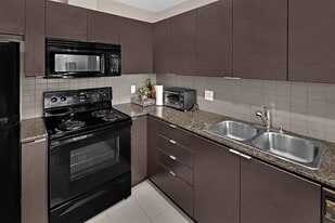 13618-13100 100 Ave in Surrey, BC - Building Photo