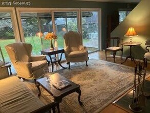 77 Universe Dr in Levittown, NY - Building Photo - Building Photo