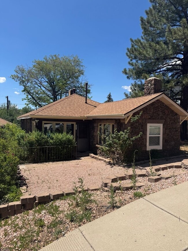 property at 917 N Leroux St
