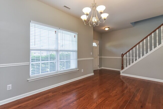 1102 Braemar Highland Dr in Zebulon, NC - Foto de edificio - Building Photo