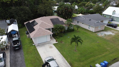 145 10th Ct in Vero Beach, FL - Building Photo - Building Photo