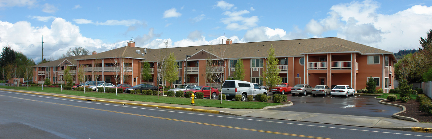 Stillwater Senior Apartments in Lebanon, OR - Building Photo