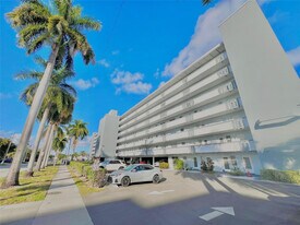 1000 NE 14th Ave in Hallandale Beach, FL - Building Photo