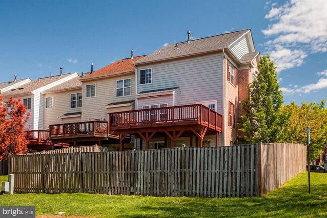 property at 13724 Valley Oak Cir