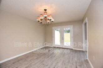 637 Victoria Square Ln in Lakeland, FL - Building Photo - Building Photo