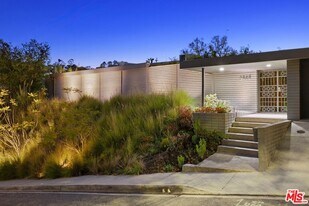 3523 Beverly Ridge Dr in Los Angeles, CA - Building Photo
