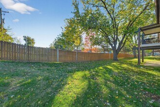 8727 Sieloff Dr in Hazelwood, MO - Building Photo - Building Photo