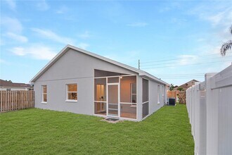8227 National Dr in Port Richey, FL - Building Photo - Building Photo