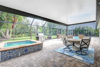 675 Harbour Dr in Naples, FL - Building Photo - Building Photo