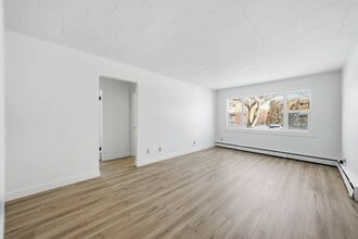 Retallack Apartments in Regina, SK - Building Photo - Building Photo